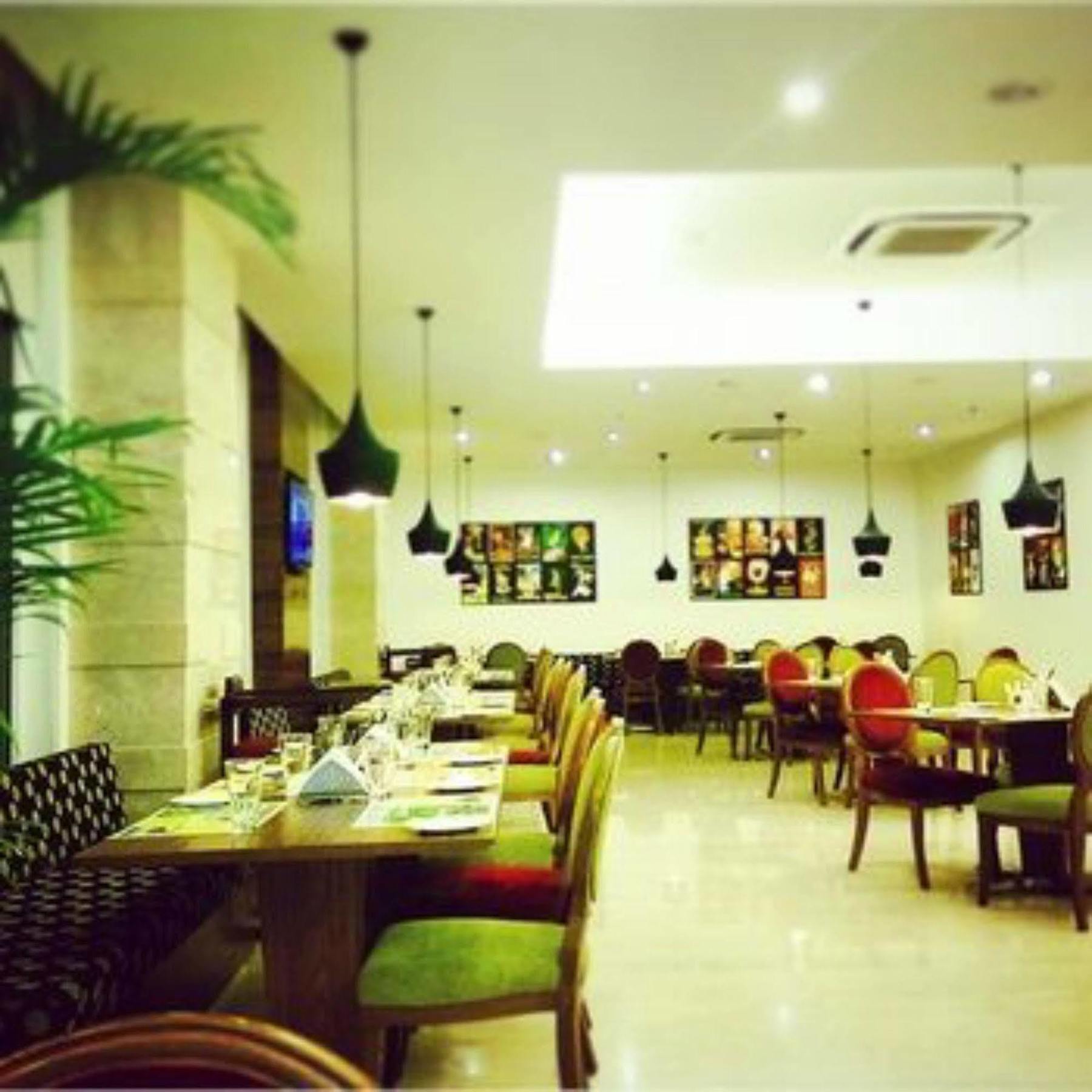 Lemon Tree Hotel, Gachibowli, Hyderabad Exterior foto