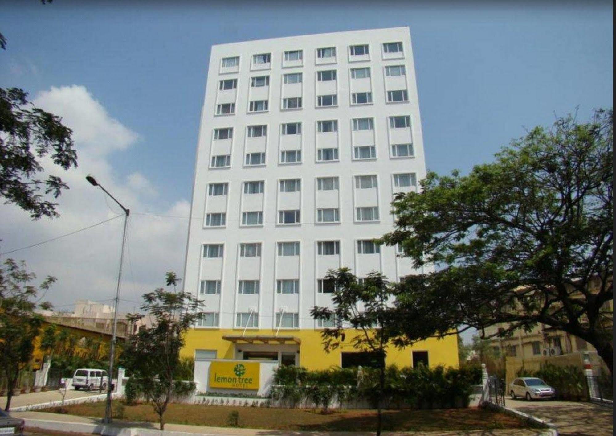 Lemon Tree Hotel, Gachibowli, Hyderabad Exterior foto